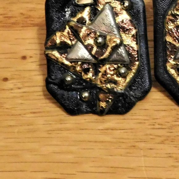 Retro Geometric Earrings - Picture 3 of 4